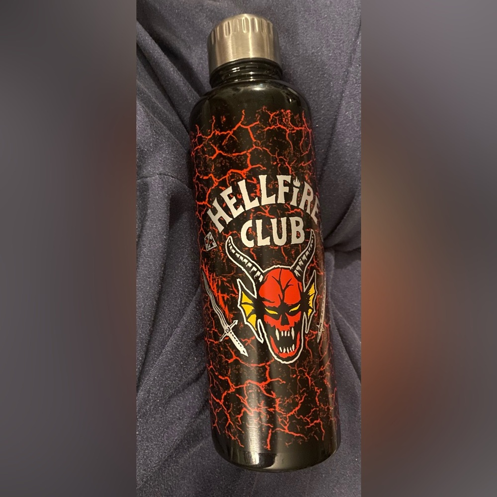 Stranger Things Hellfire club 16 Fl oz aluminum water bottle with lid